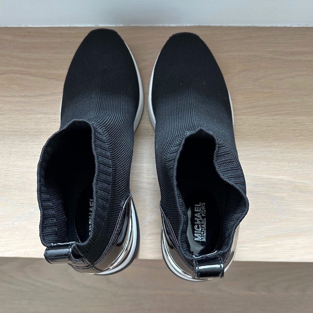 MICHAEL KORS 🖤Skyler Knit Bootie Wedge SNEAKER Black W8.5 StreetChic ATHLEISURE - Picture 9 of 11